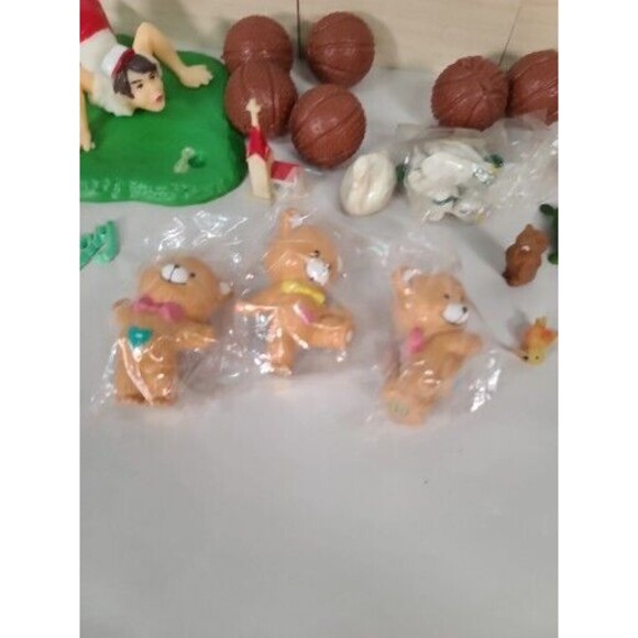 Vintage LOT of 40+ pcs. Hard Plastic Big Bird,golf,baby, Barbie, Bears,balls.... - Picture 3 of 11